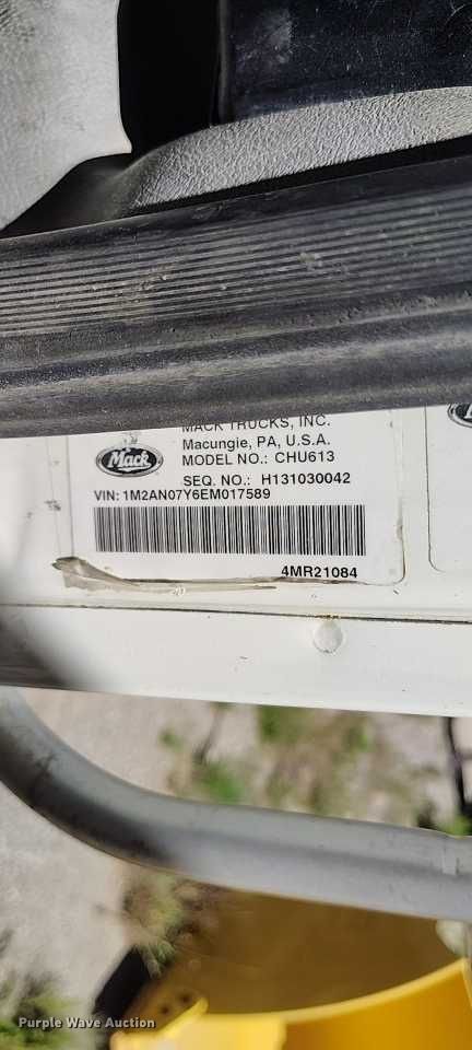 image for item ED0145 2014 Mack CHU613 semi truck