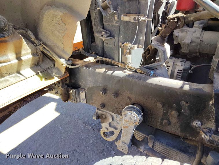 image for item ED0146 1999 Mack RD6 truck cab and chassis
