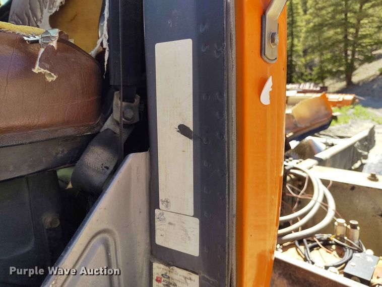 image for item ED0146 1999 Mack RD6 truck cab and chassis