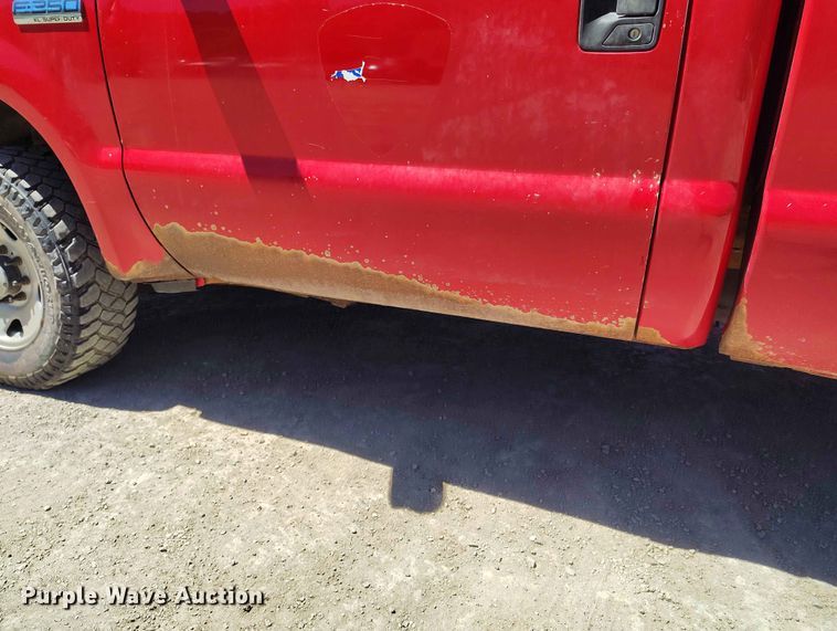 image for item ED0147 2006 Ford F250 Super Duty pickup truck