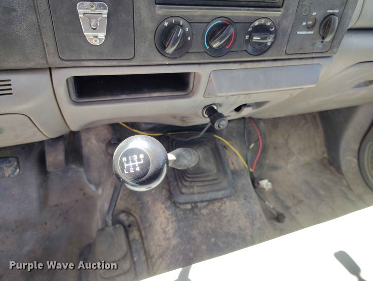 image for item ED0147 2006 Ford F250 Super Duty pickup truck