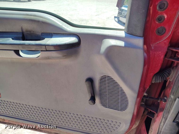 image for item ED0147 2006 Ford F250 Super Duty pickup truck
