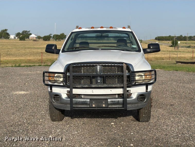 image for item ED5348 2005 Dodge Ram 3500 flatbed pickup truck