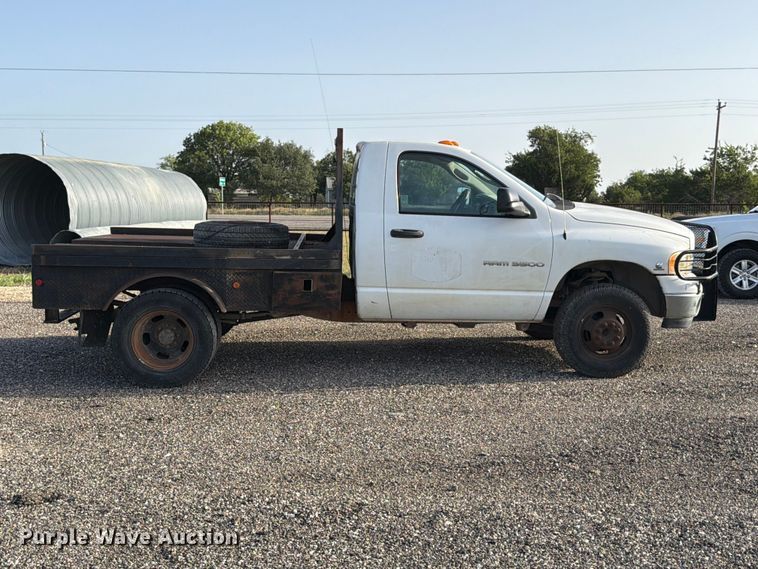 image for item ED5348 2005 Dodge Ram 3500 flatbed pickup truck