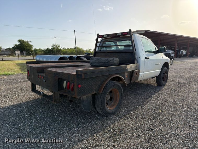image for item ED5348 2005 Dodge Ram 3500 flatbed pickup truck