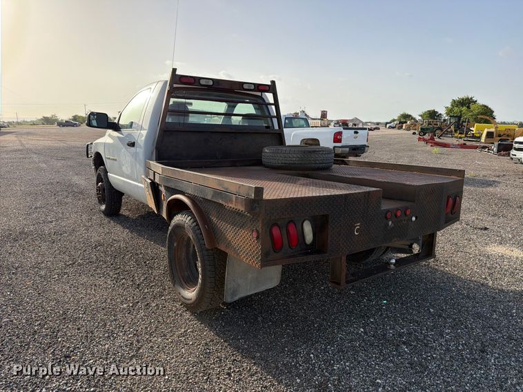 image for item ED5348 2005 Dodge Ram 3500 flatbed pickup truck
