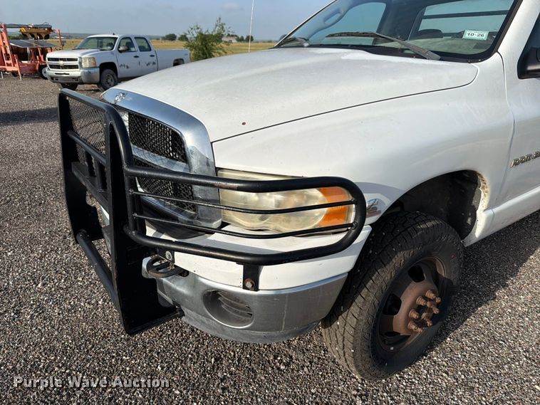 image for item ED5348 2005 Dodge Ram 3500 flatbed pickup truck