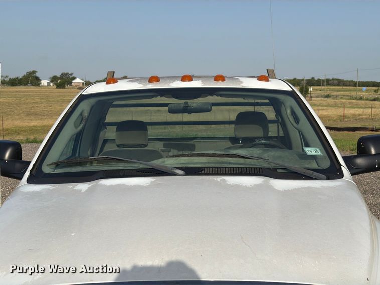 image for item ED5348 2005 Dodge Ram 3500 flatbed pickup truck