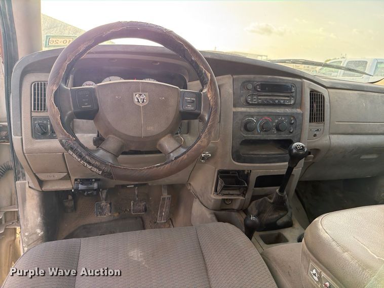 image for item ED5348 2005 Dodge Ram 3500 flatbed pickup truck
