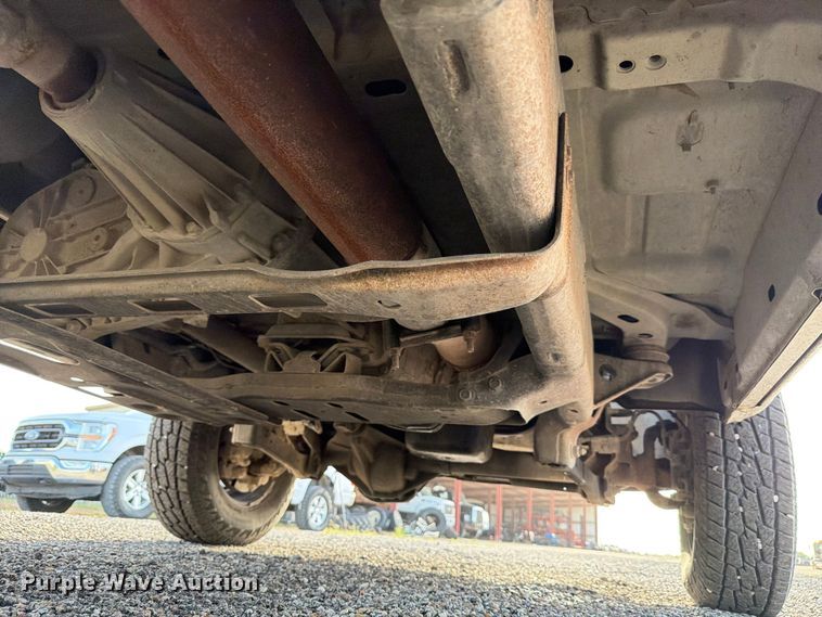 image for item ED5348 2005 Dodge Ram 3500 flatbed pickup truck