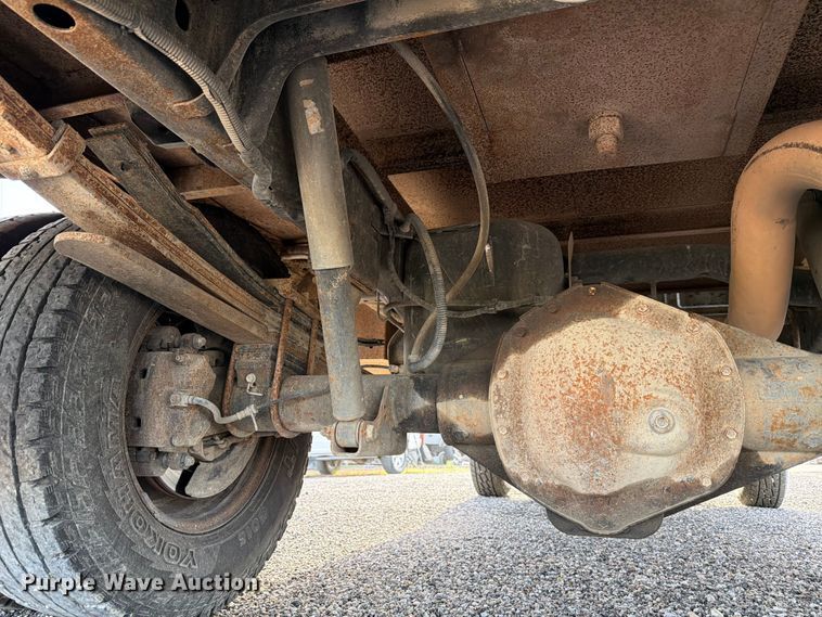 image for item ED5348 2005 Dodge Ram 3500 flatbed pickup truck