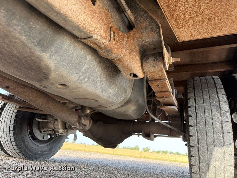 image for item ED5348 2005 Dodge Ram 3500 flatbed pickup truck