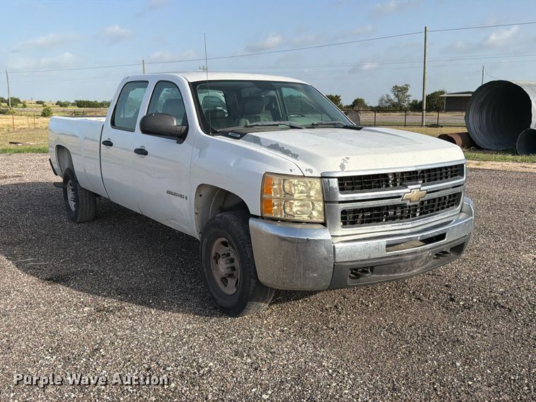 image for item ED5349 2007 Chevrolet Silverado 2500HD Crew Cab pickup truck