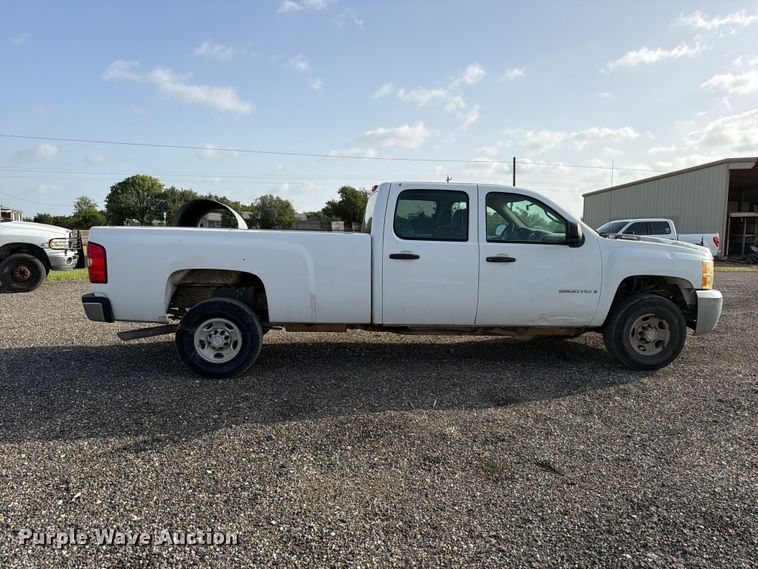 image for item ED5349 2007 Chevrolet Silverado 2500HD Crew Cab pickup truck