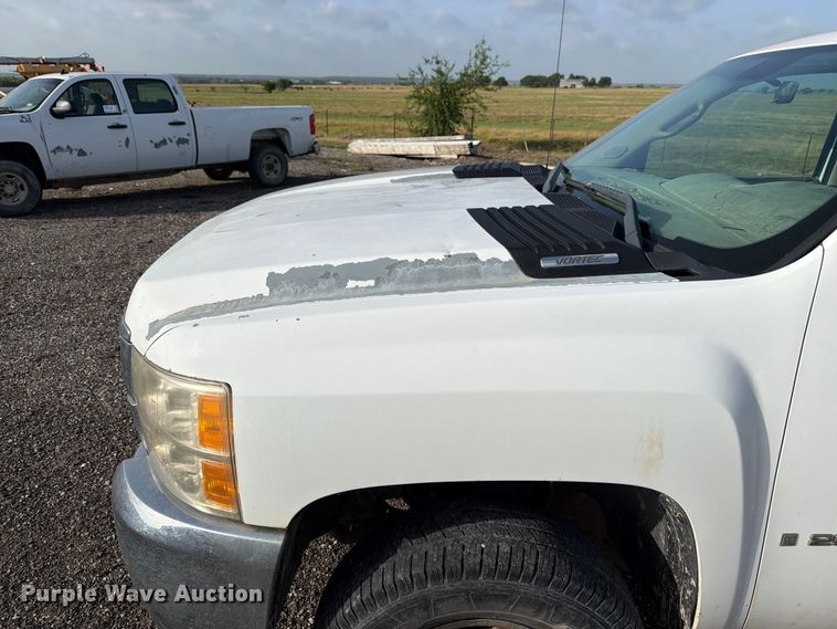 image for item ED5349 2007 Chevrolet Silverado 2500HD Crew Cab pickup truck