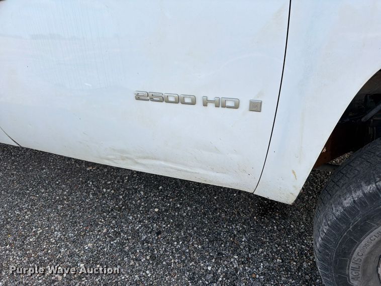 image for item ED5349 2007 Chevrolet Silverado 2500HD Crew Cab pickup truck