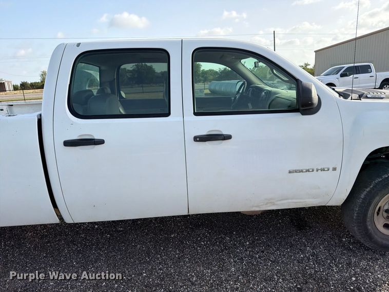 image for item ED5349 2007 Chevrolet Silverado 2500HD Crew Cab pickup truck