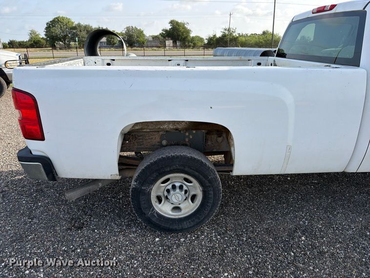 image for item ED5349 2007 Chevrolet Silverado 2500HD Crew Cab pickup truck
