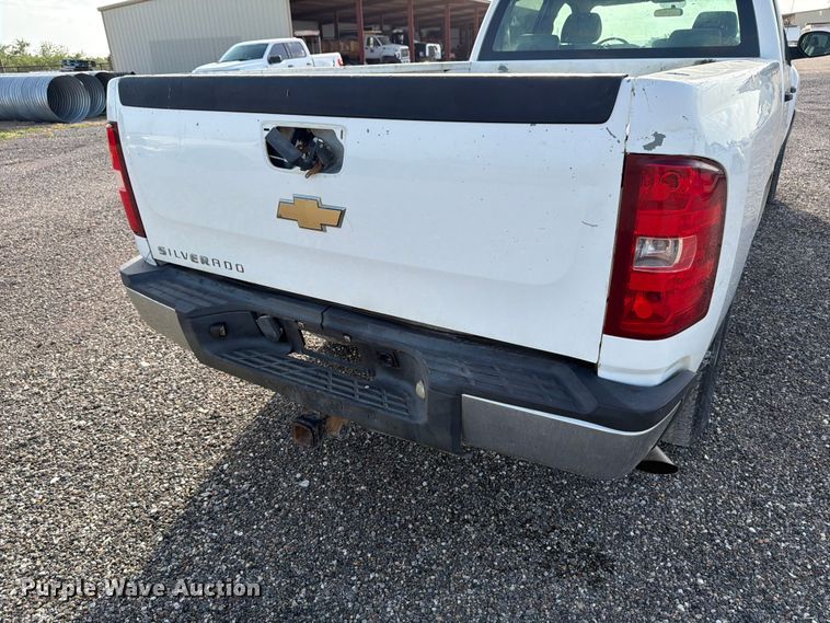 image for item ED5349 2007 Chevrolet Silverado 2500HD Crew Cab pickup truck