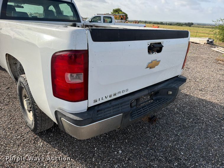 image for item ED5349 2007 Chevrolet Silverado 2500HD Crew Cab pickup truck