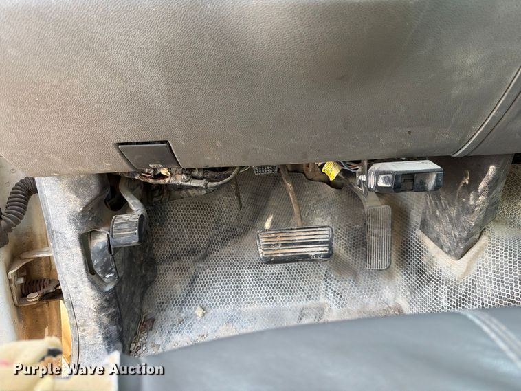 image for item ED5349 2007 Chevrolet Silverado 2500HD Crew Cab pickup truck