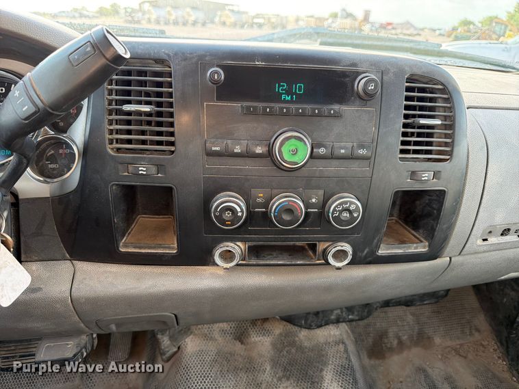 image for item ED5349 2007 Chevrolet Silverado 2500HD Crew Cab pickup truck