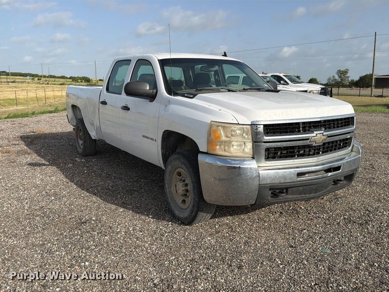 image for item ED5350 2007 Chevrolet Silverado 2500HD Crew Cab pickup truck