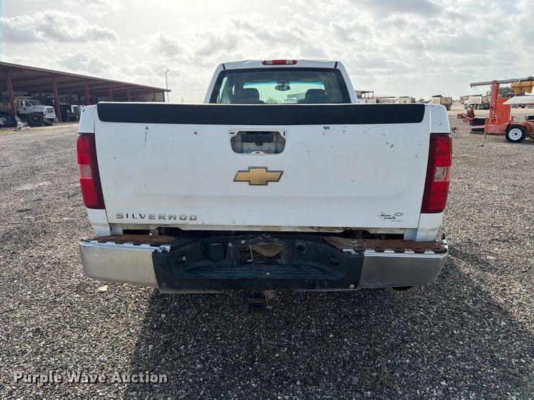 image for item ED5350 2007 Chevrolet Silverado 2500HD Crew Cab pickup truck