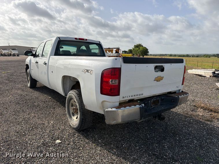 image for item ED5350 2007 Chevrolet Silverado 2500HD Crew Cab pickup truck