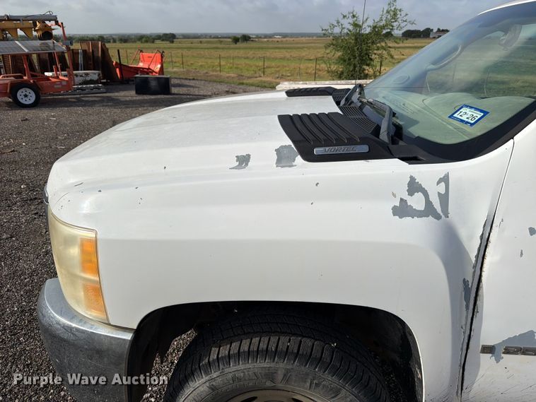 image for item ED5350 2007 Chevrolet Silverado 2500HD Crew Cab pickup truck