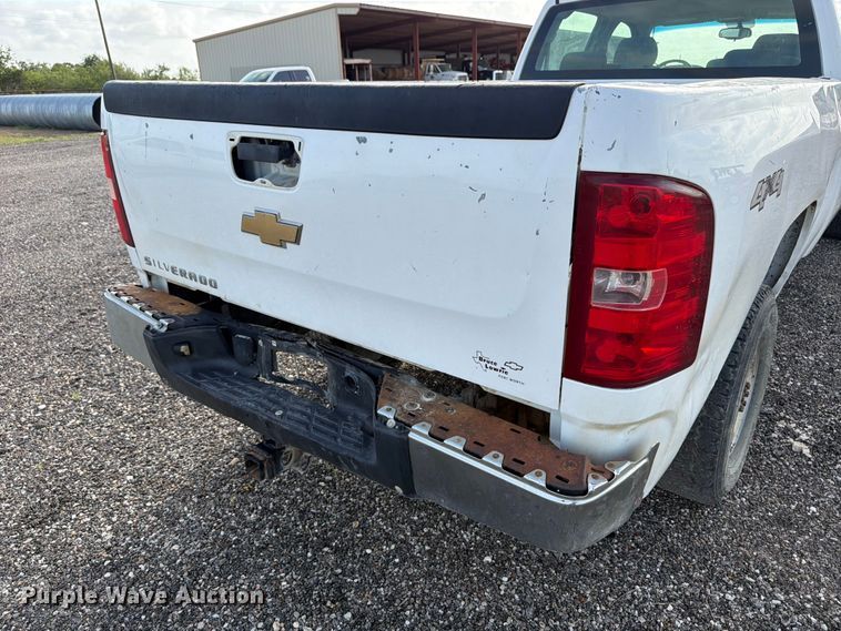 image for item ED5350 2007 Chevrolet Silverado 2500HD Crew Cab pickup truck