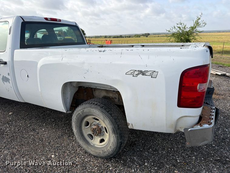 image for item ED5350 2007 Chevrolet Silverado 2500HD Crew Cab pickup truck