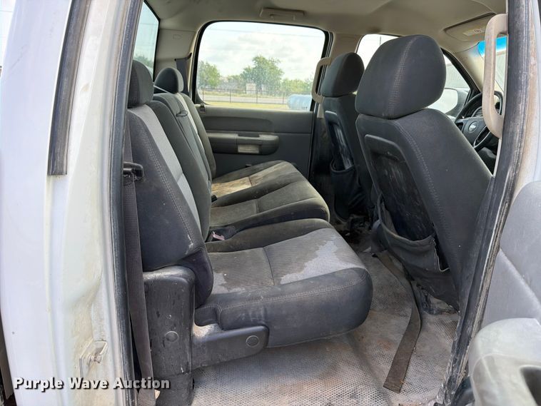image for item ED5350 2007 Chevrolet Silverado 2500HD Crew Cab pickup truck
