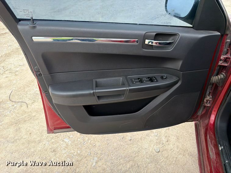 image for item ED5829 2010 Chrysler 300 