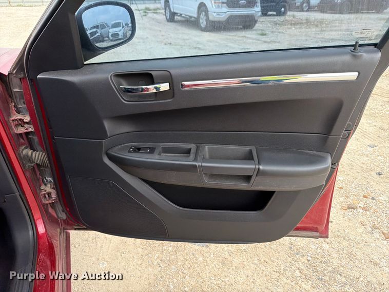 image for item ED5829 2010 Chrysler 300 