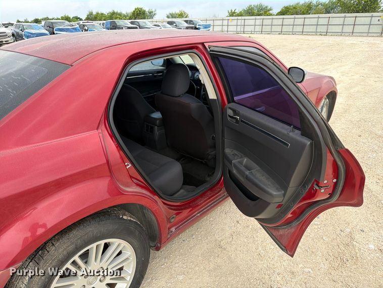 image for item ED5829 2010 Chrysler 300 