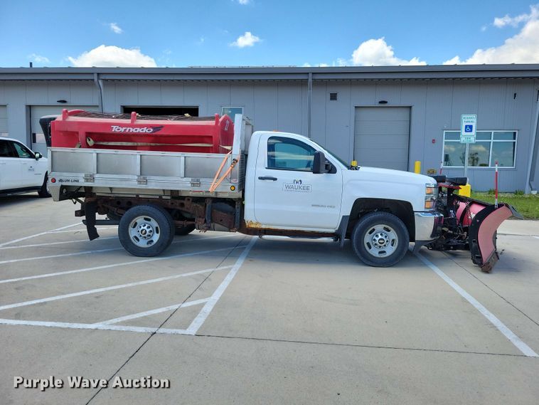 image for item EE1086 2015 Chevrolet  Silverado 2500HD dump bed pickup truck