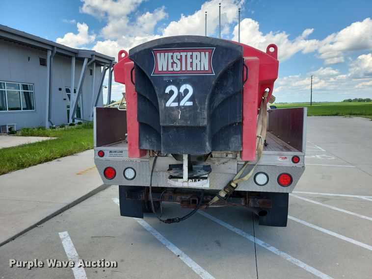 image for item EE1086 2015 Chevrolet  Silverado 2500HD dump bed pickup truck