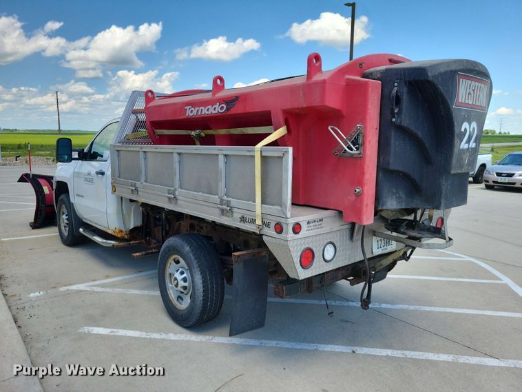 image for item EE1086 2015 Chevrolet  Silverado 2500HD dump bed pickup truck