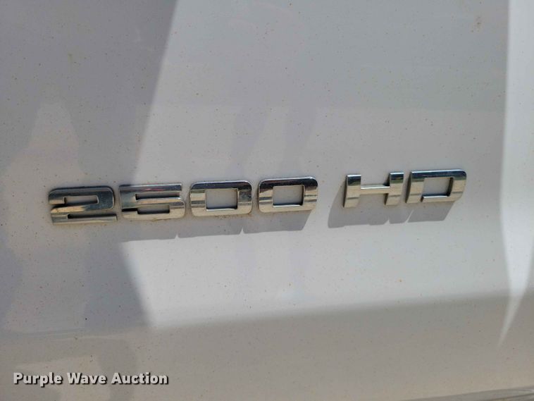 image for item EE1086 2015 Chevrolet  Silverado 2500HD dump bed pickup truck