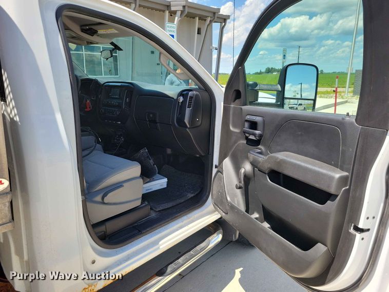image for item EE1086 2015 Chevrolet  Silverado 2500HD dump bed pickup truck