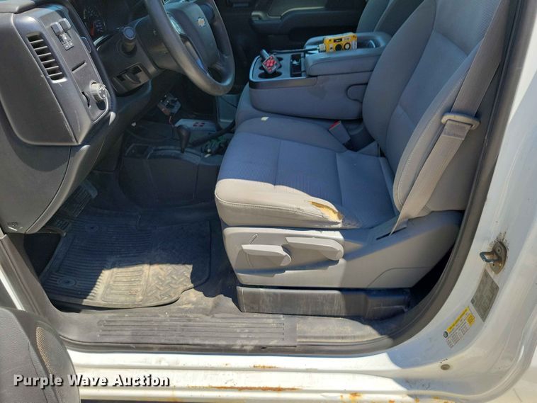 image for item EE1086 2015 Chevrolet  Silverado 2500HD dump bed pickup truck