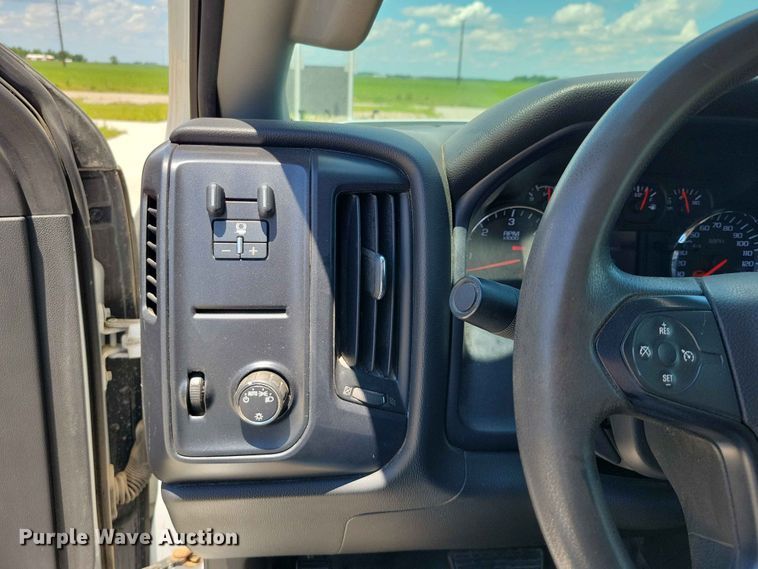 image for item EE1086 2015 Chevrolet  Silverado 2500HD dump bed pickup truck