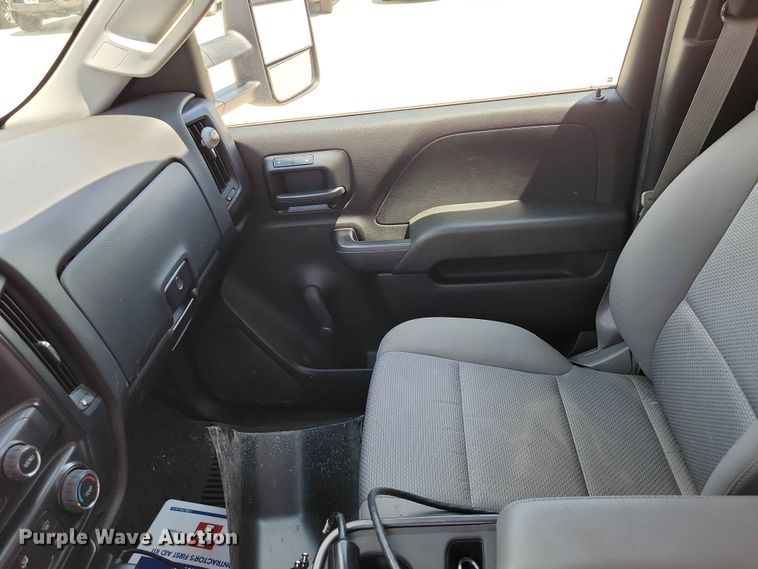 image for item EE1086 2015 Chevrolet  Silverado 2500HD dump bed pickup truck