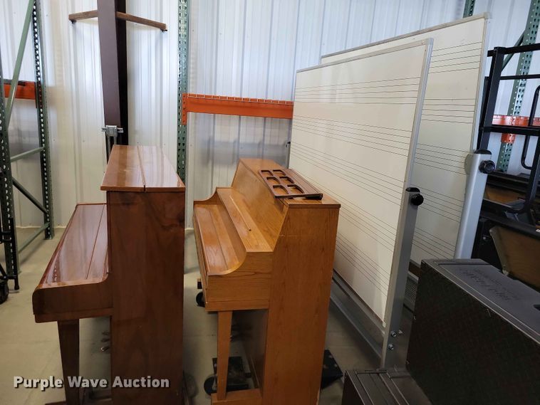 image for item EE1087 Music equipment