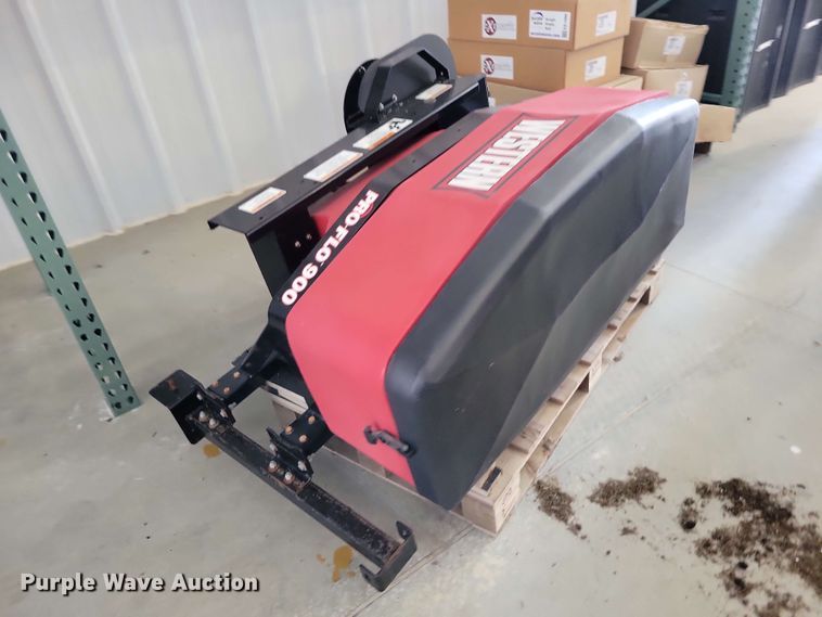 image for item EE1089 Western Pro- Flow 900 spreader
