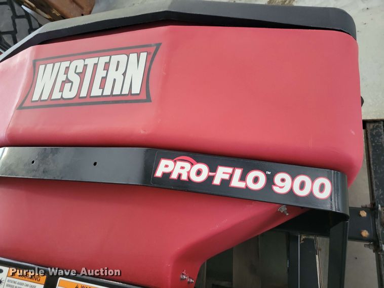 image for item EE1089 Western Pro- Flow 900 spreader