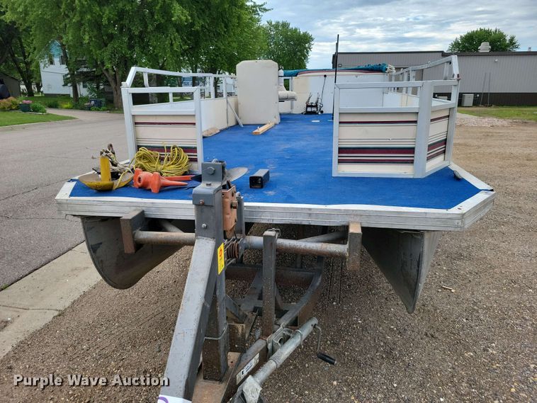 image for item EE1093 1999 JC MFG inc. Neptoon Dolphin 246 pontoon boat