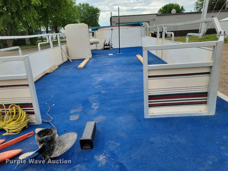 image for item EE1093 1999 JC MFG inc. Neptoon Dolphin 246 pontoon boat