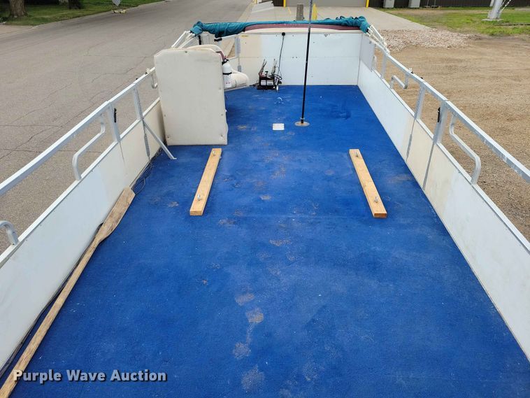 image for item EE1093 1999 JC MFG inc. Neptoon Dolphin 246 pontoon boat